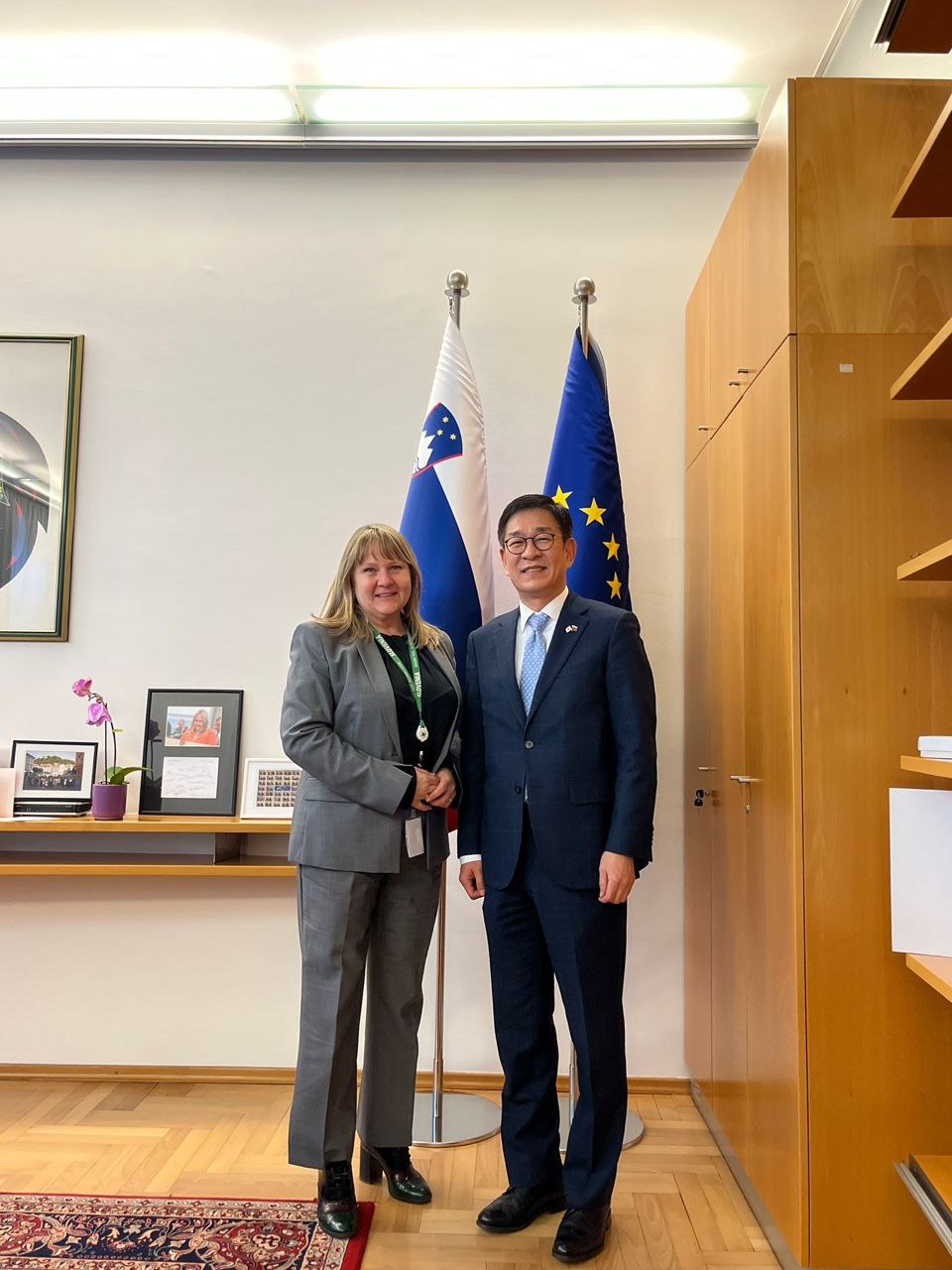 Ambassador HAM meets with MFEA Acting Secretary-General Barbara Zvokelj ​of Slovenia